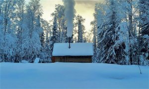 Ночь в избе! Вернулись в тайгу, запускаем утопленный буран!