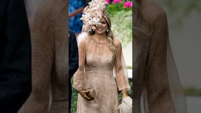 Невероятные шляпки голландской королевы. #shorts #королевский #стиль #шляпа смотреть онлайн