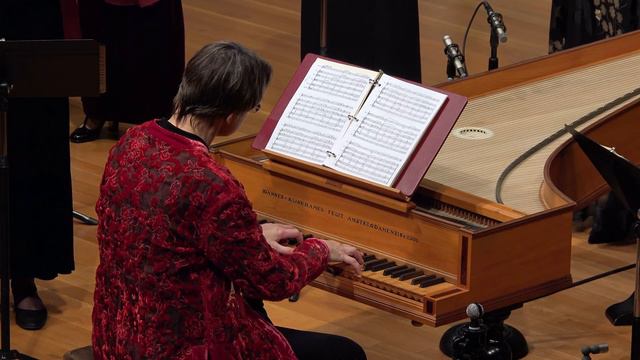 Vivaldi Four Seasons: Autumn (Autunno) Full, original version. Carla Moore & Voices of Music RV 293 смотреть онлайн