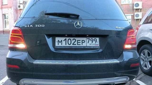 x204 GLK350 Замена ламп (задний ход) на LED смотреть онлайн