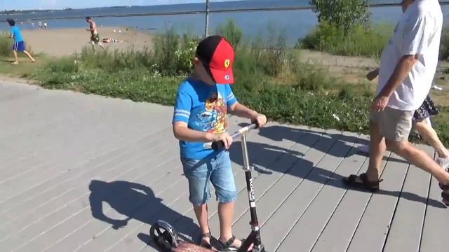 Жизнь в Торонто. Канада. Лето, красота...Прогулка по набережной Онтарио в районе Lakeshore. смотреть онлайн
