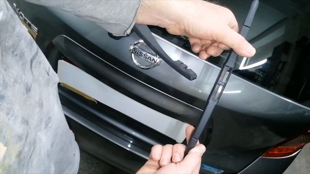 Nissan Note How To Change Replace Rear Wiper смотреть онлайн