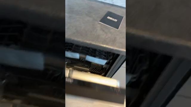 Установка кухни , цвет Серый с белым супер мат смотреть онлайн