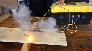 Выжигаем молнию на деревянных полочках. Zipper on wooden shelves