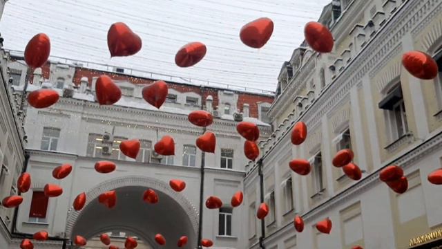Сердца в Третьяковском проезде. День всех влюбленных смотреть онлайн
