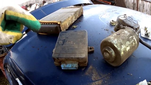 Разбираю машины. Клад КМок в металлоломе! Сломалась Нива. смотреть онлайн