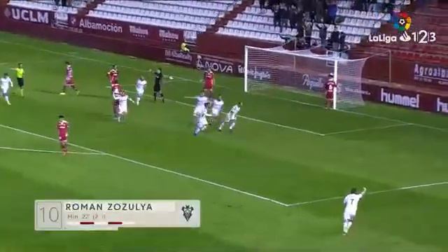 Роман Зозуля забил эффектный гол в падении через себя! смотреть онлайн