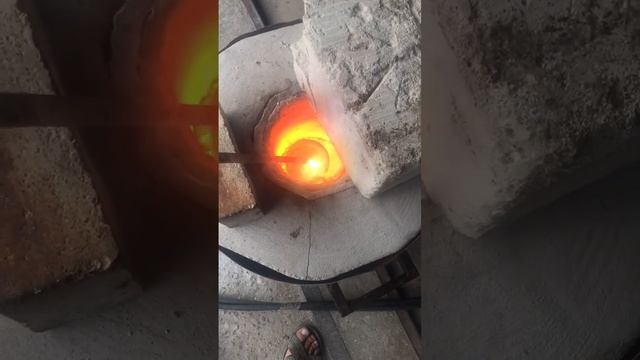 Плавка меди в самодельной печи смотреть онлайн