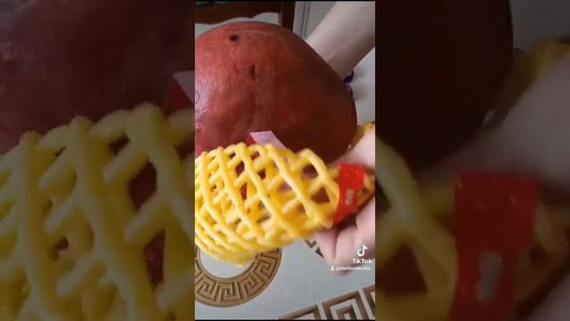 Пробуем манго из Вьетнама за 1100р. Огромный манго!!! Каким он окажется на вкус? смотреть онлайн