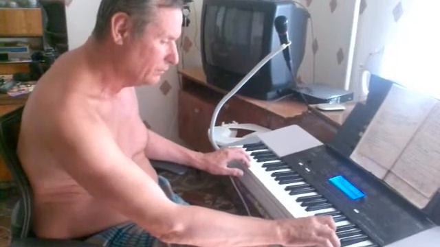 Ждун играет на синтезаторе смотреть онлайн