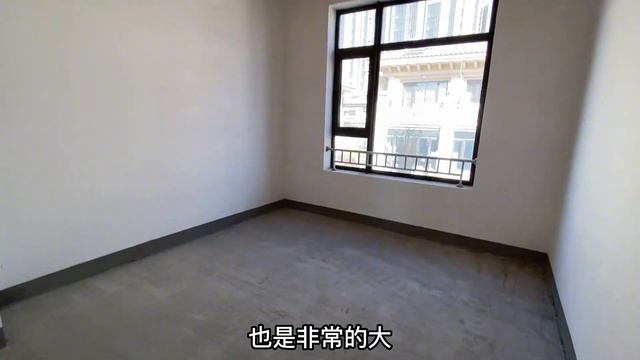 恒大的别墅下跌厉害，500万跌到300多万，买完的业主亏得一塌糊涂