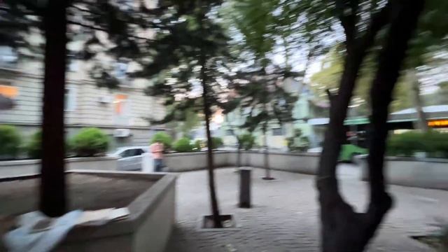 Тбилиси. Улица Ниношвили. Книги в подарок. Уникальные издания, которые можно взять просто так! смотреть онлайн