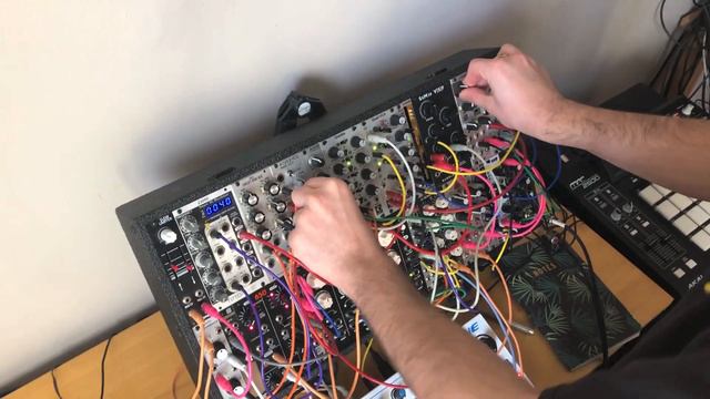 Modular Synth Reggaeton on Akai MPC2500 and Eurorack Modular Synthesizer смотреть онлайн