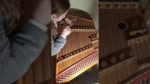 игра на цимбалах