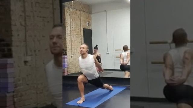 Йога за 14 мин. Активируем пресс, руки, ноги, ягодицы. Растяжка спины, шеи, плеч. Для начинающих смотреть онлайн