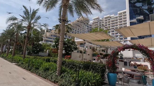 Dubai Walking the Palm @5 to Hilton смотреть онлайн