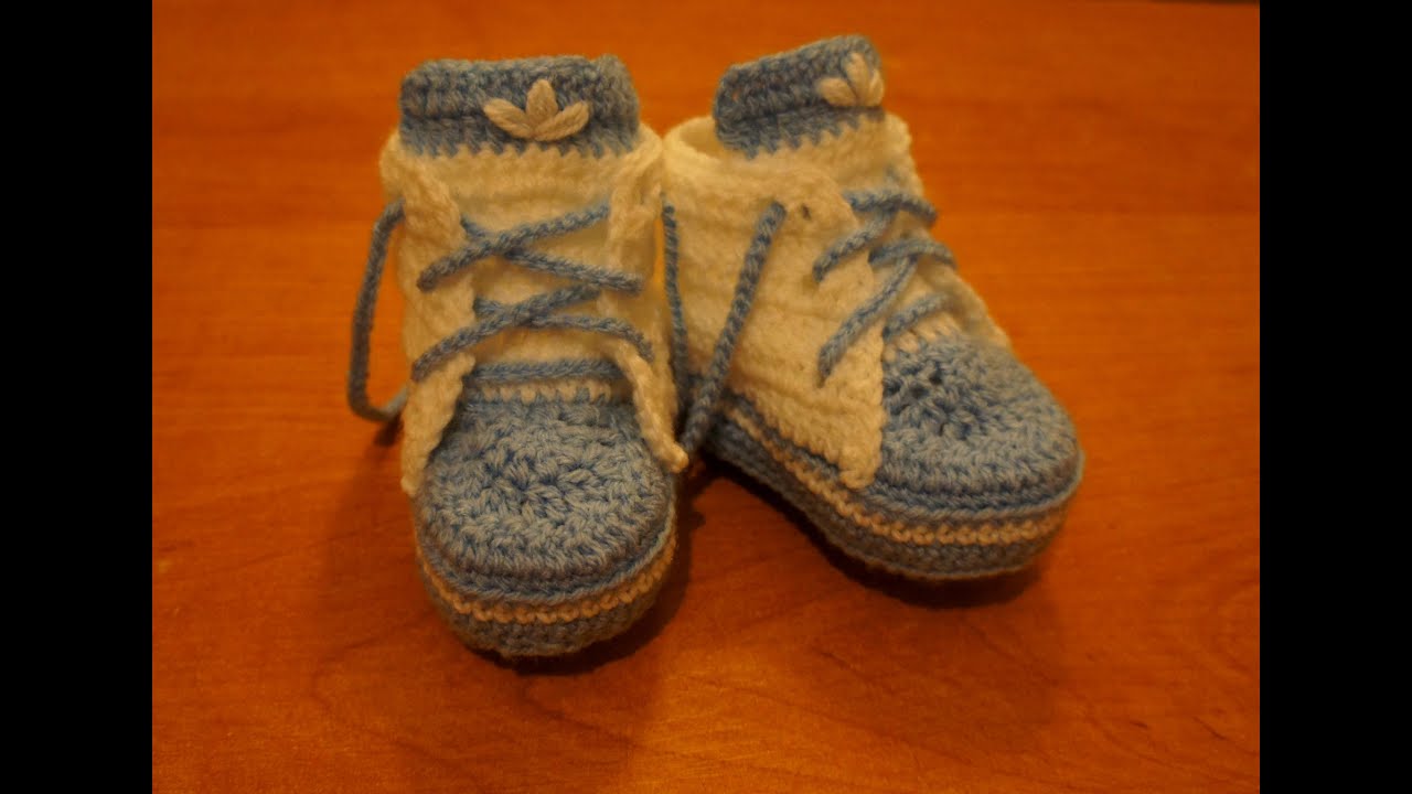 Вязаные пинетки кеды на 6 месяцев крючком.