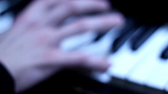 RAW - Andrew Parchenko piano - Карантин 2020 - Игра в торговом центре смотреть онлайн