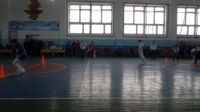 Эстафета Прыжки в мешках смотреть онлайн