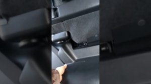 Снятие сидений второго и третьего ряда на Ниссан Серена С25 2010г.