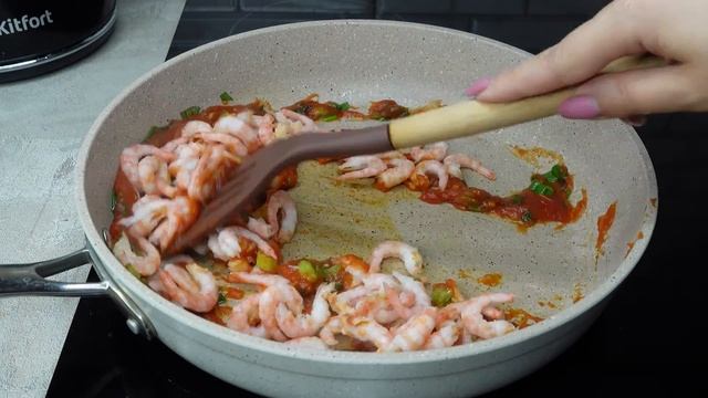 Томатный суп с лапшой и креветками/суп из морепродуктов смотреть онлайн