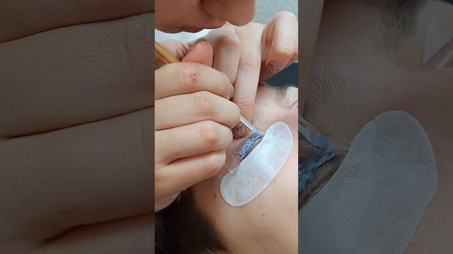 Нанесение 1 го состава для Коллагенирования ресниц Nouveau Lashes смотреть онлайн