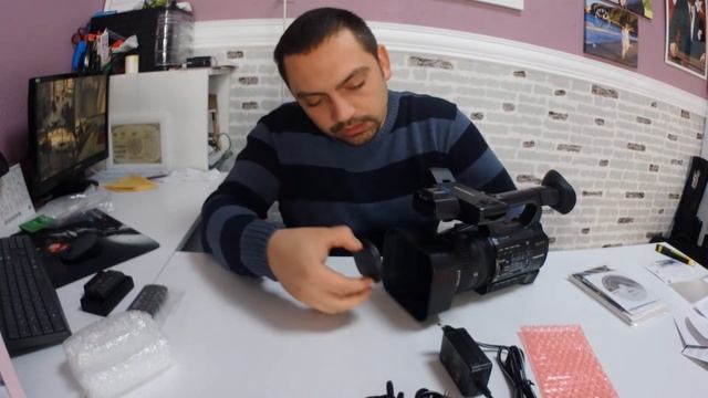 Sony HXR-NX100 смотреть онлайн