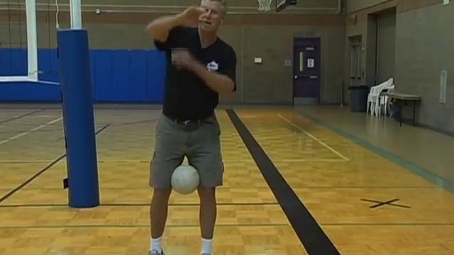 Volleyball Tips and Techniques - Hitting against the wall featuring Coach Pat Powers смотреть онлайн