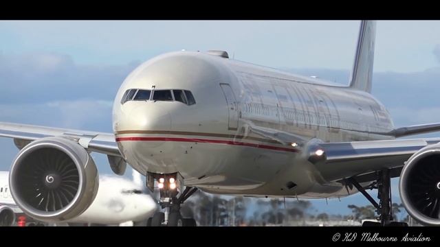 Etihad Airways Boeing 777-300ER ● Landing & Takeoff at Melbourne Airport смотреть онлайн