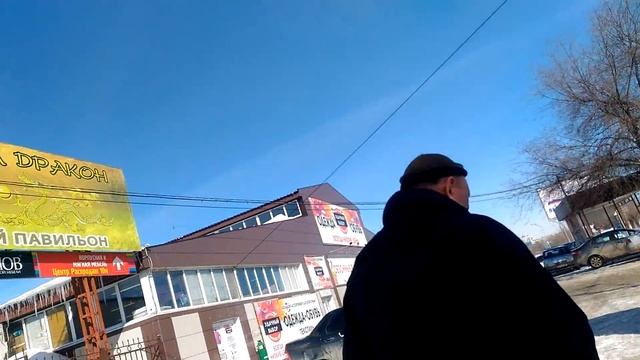 Конфликт с охранником у рынка "Титовский" 06.03.2018. смотреть онлайн