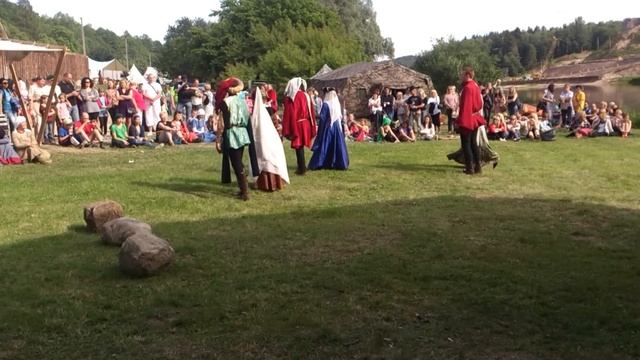 Medieval dance Saltarello. Mittelalter Tanz Saltarello. Medieval danza Saltarello смотреть онлайн