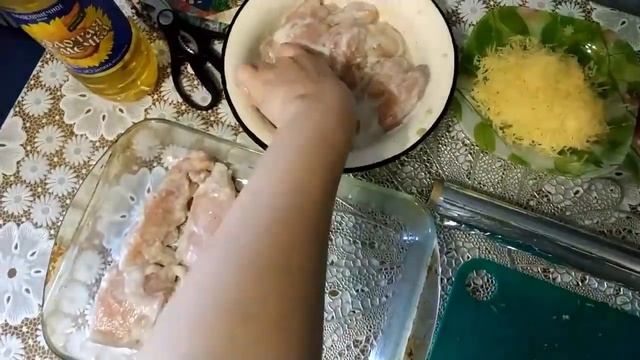 Потрясающий рецепт: куриное филе в духовке с помидорами и сыром смотреть онлайн