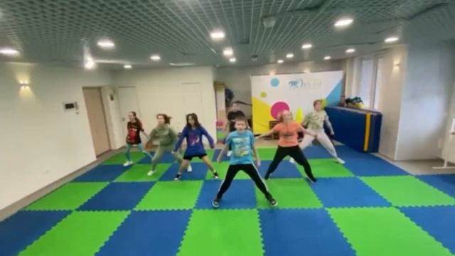 Современные танцы. Тренировка смотреть онлайн