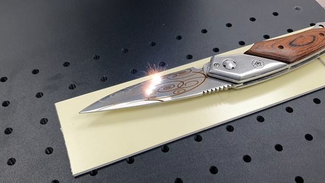 Gravknife