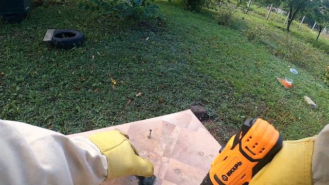 Как угробить семью или горький опыт. Проверка семьи Бакфаст. Пересадка и объединение пойманного роя смотреть онлайн