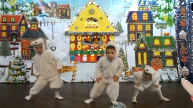 Танец Медведей из Новогоднего спектакля "Кошкин Дом" 2016. смотреть онлайн