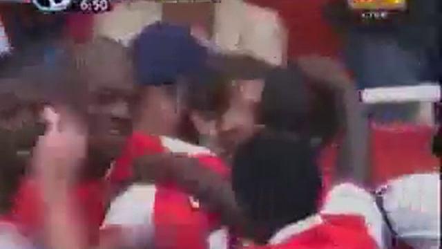 Ван Перси самый сильный удар с места (192км ч).flv - YouTube.flv смотреть онлайн