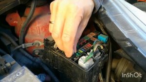 Тойота Ярис 2005. Блок предохранителей.