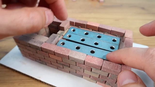 Как сделать настоящую мини печку из мини кирпичиков и пожарить яишницу!