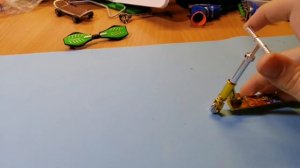 как делать трюки на фингер самокате.... для новичков!!!!