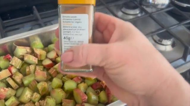 ПОЛНОЕ ВИДЕО - Делаем RHUBARB CRUMBLE Пирог c Ревенем смотреть онлайн