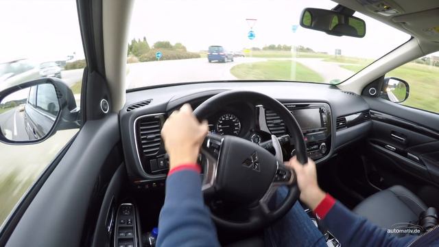 Mitsubishi Outlander PHEV (Plug-In Hybrid) 2017 Hands On: So funktionieren die Paddles смотреть онлайн