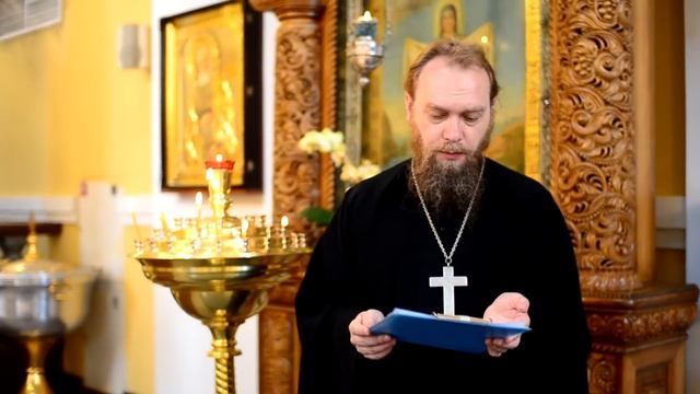 Молиться и приступать к Святыням при месячных