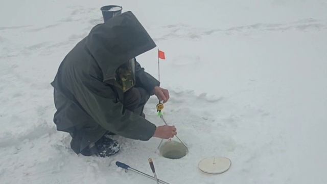 Платная рыбалка в РК Рыбачок. 13.02.23 смотреть онлайн
