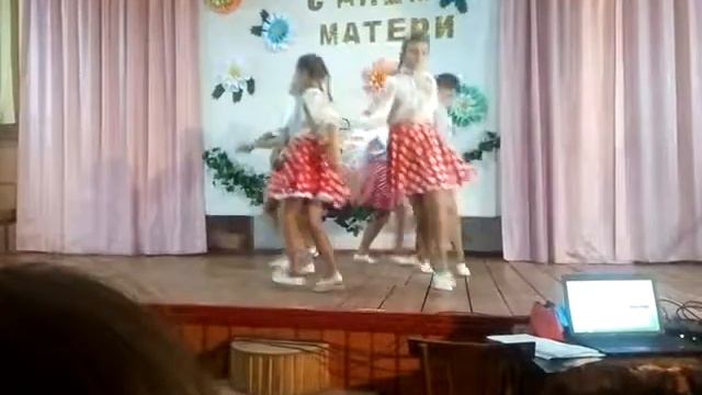 Мой народный танец с одноклассницами😘 смотреть онлайн