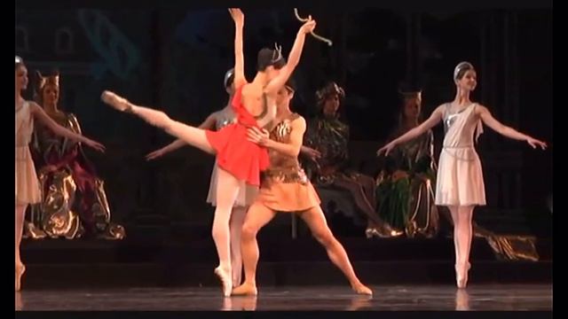 ボリショイバレエ アカデミー時代のレッスン風景とプロのダンサーになってからの踊り😊😉 смотреть онлайн