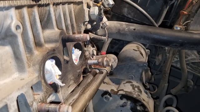 Сорвало резьбу в головке шпильки выпускного коллектора, шлифовка коллектора 5S-fe смотреть онлайн