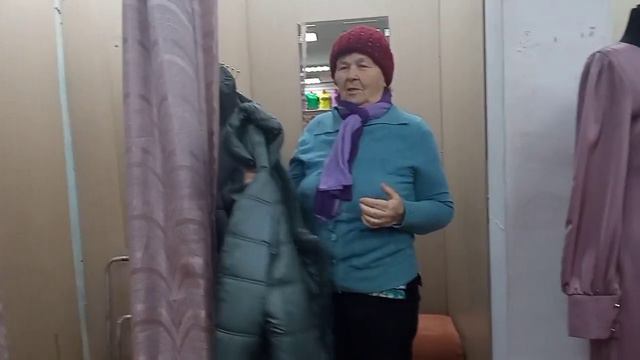 Не большой обзор продуктов , примерка и покупка в нашем сельском магазине. смотреть онлайн