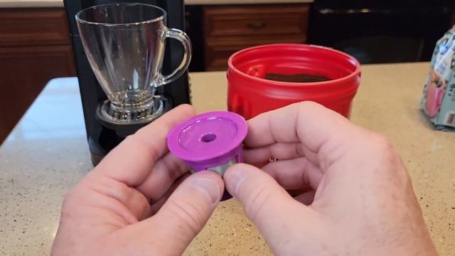 HOW TO USE A REUSABLE K-CUP Farberware Single Serve Coffee Maker K-Cup Machine TO MAKE COFFEE смотреть онлайн