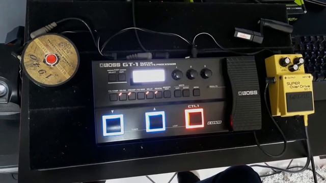 PEDALEIRA BOSS GT1 MODO MANUAL + PEDAL ANALÓGICO - Demonstração смотреть онлайн
